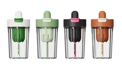 Bottiglia d'acqua di plastica per caffè